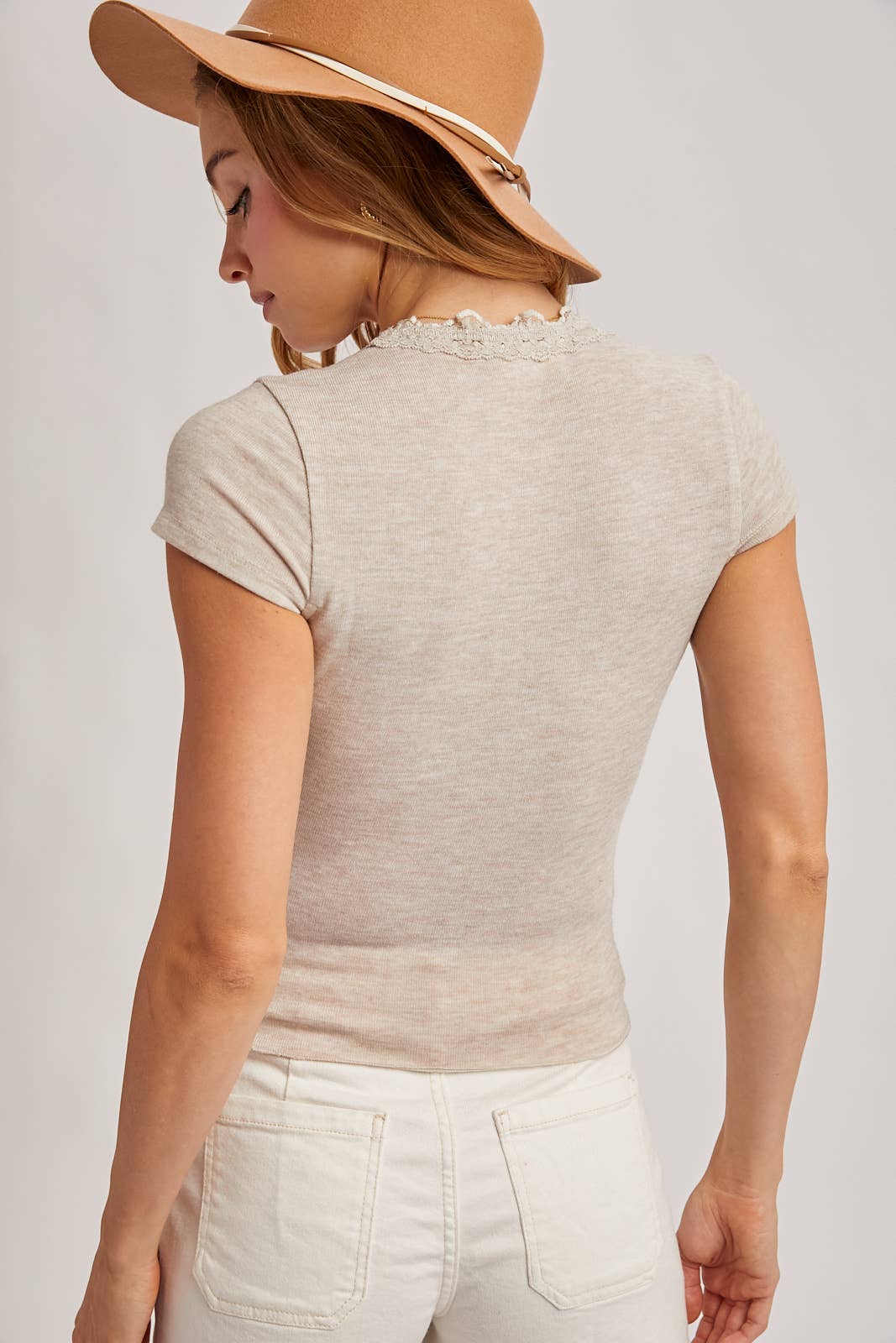 LACE TRIMMED EDGE KNIT TOP